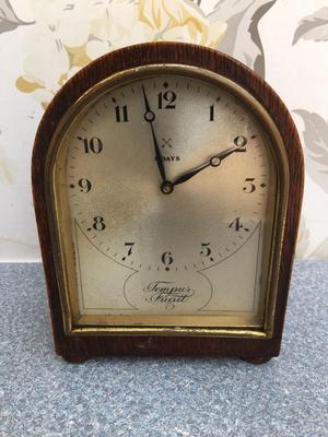 Tempus fugit grand daughter clock | Posot Class