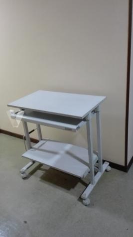 Vendo mesa de ordenador y para impresora zaragoza | Posot Class