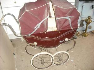 Vintage royale twin dolls pram | Posot Class