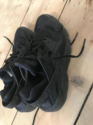 huarache size 6 black