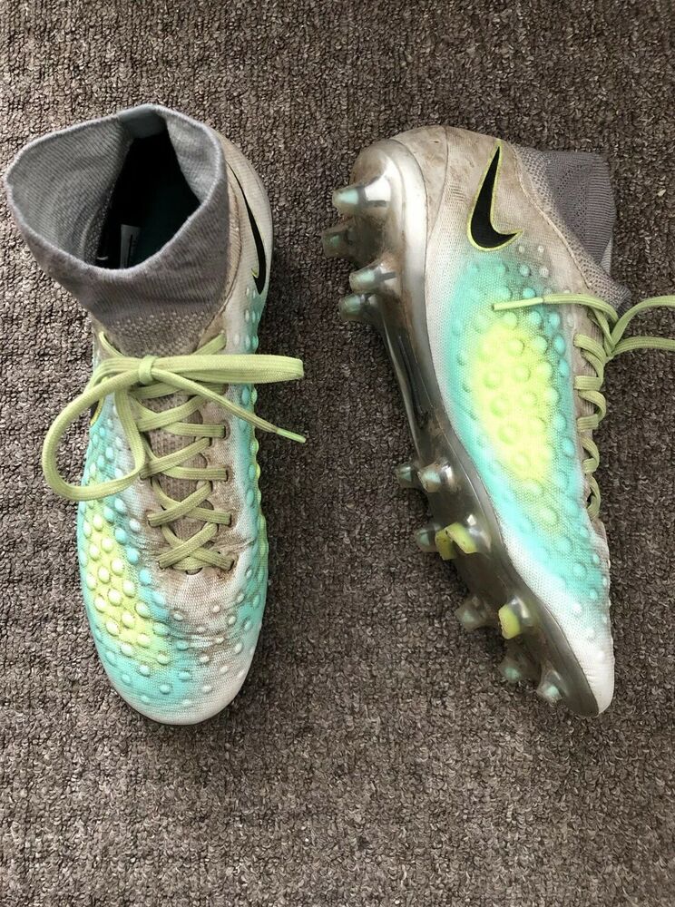 nike soccer boots size 5