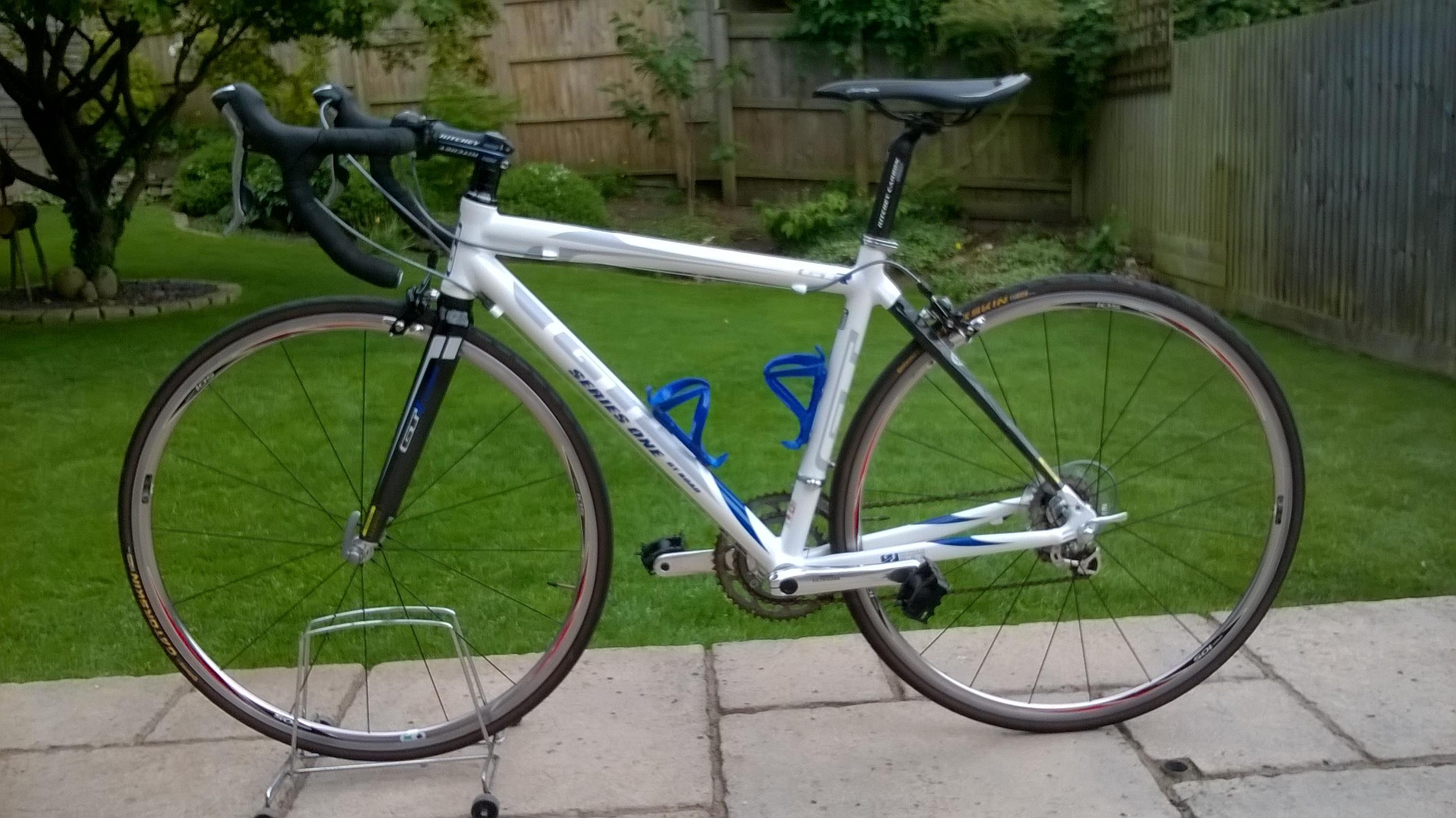 gt series 1 road bike 2010