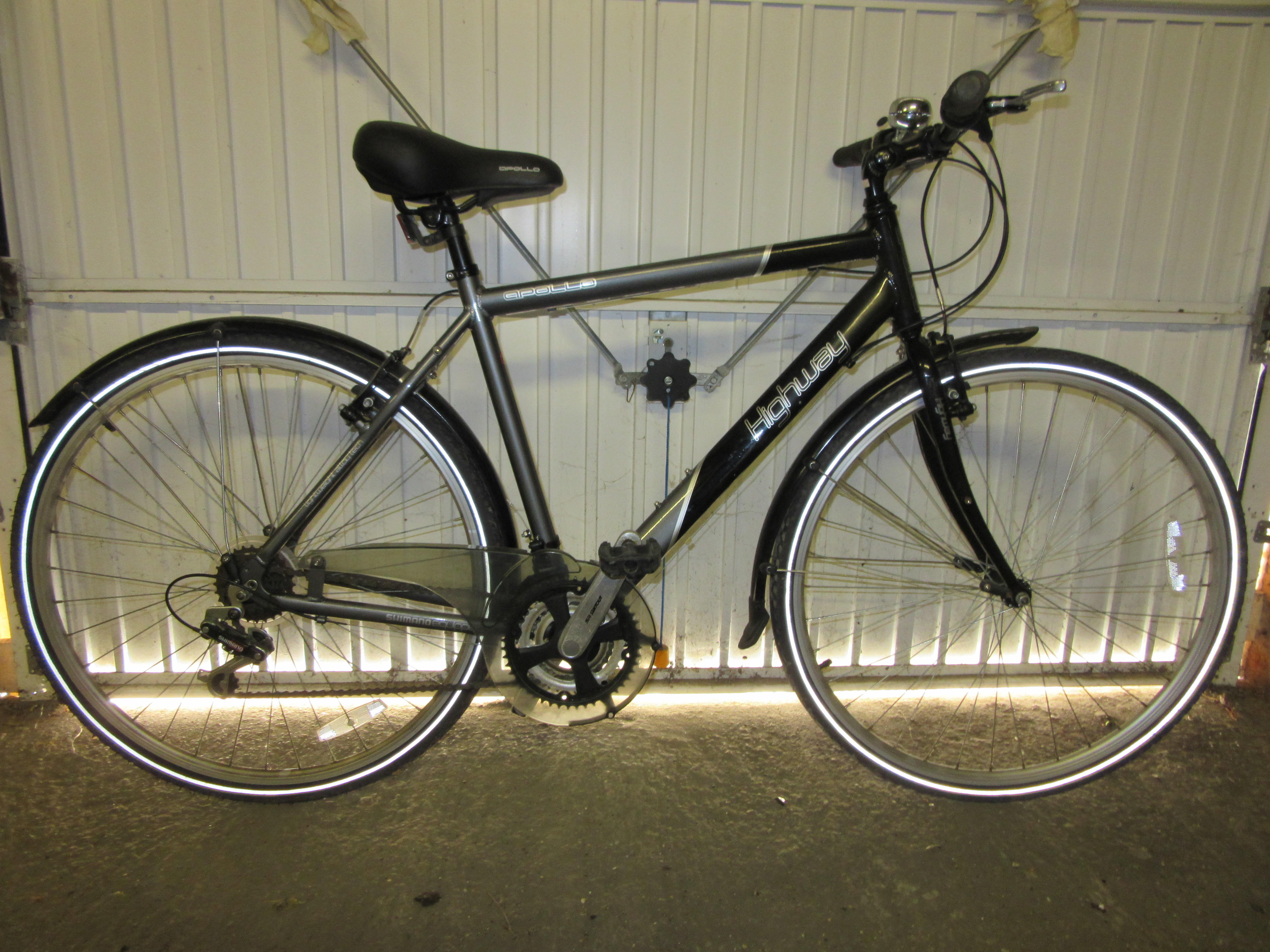 apollo guru hybrid bike