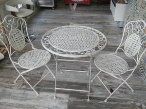 conjunto de mesa y sillas de jardín