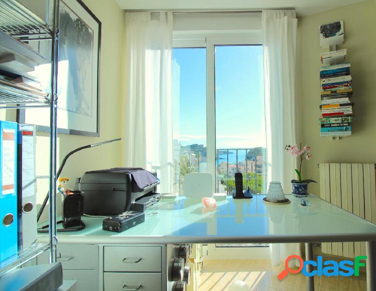 FOR SALE Fabulous Apartment in Cala Major with Parking