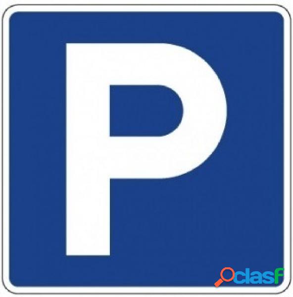 Se alquila plaza de parking en la calle Dragonera
