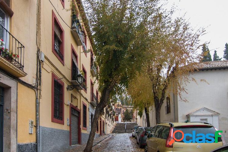 Edificio en venta en Realejo en Granada, cuenta con un total