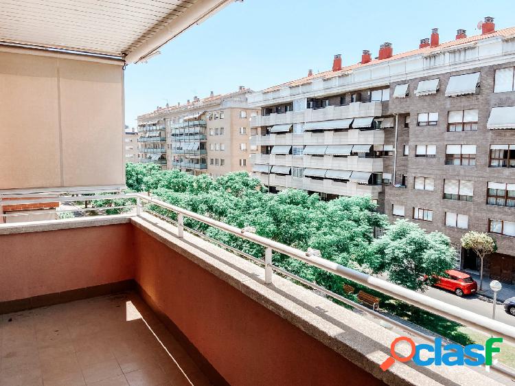 Apartamento alto y soleado en Sant Joan Despí, Eixample