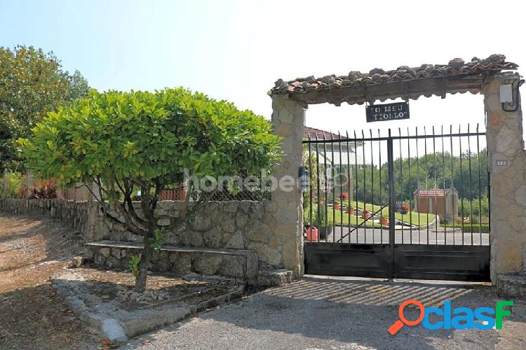 Casa / Chalet en venta en Amoeiro de 268 m2