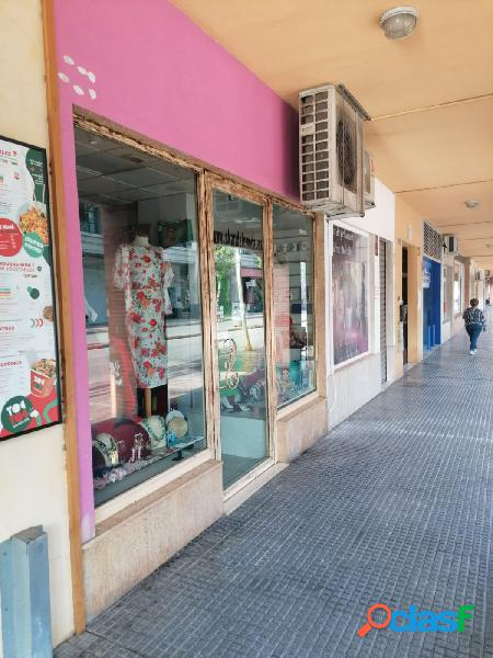 LOCAL COMERCIAL UBICADO EN AVENIDA PRINCIPAL DE DOS HERMANAS