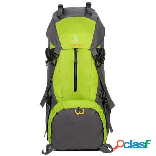 Mochila de senderismo resistente al agua de 60L con puerto