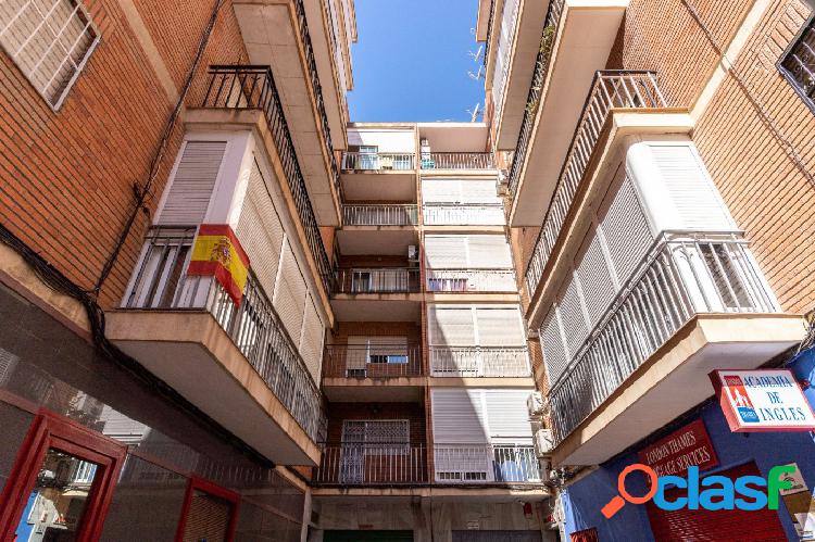 Oportunidad de 3 dormitorios amplios en Almería capital,