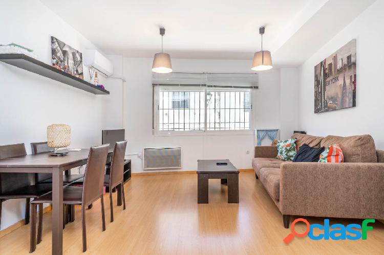 PISO AMUEBLADO DE 2 DORMITORIOS, GARAJE Y TRASTERO
