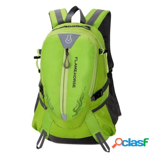 Mochila de senderismo ligera resistente al agua para hombres