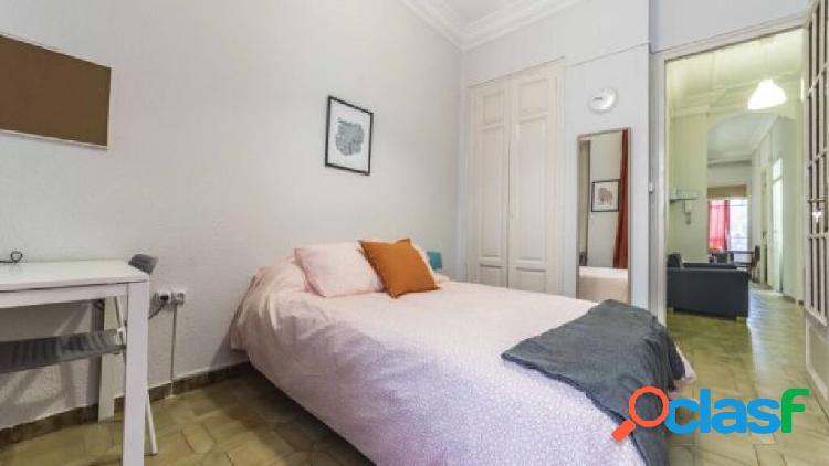 Room to rent in central L'Eixample, Valencia