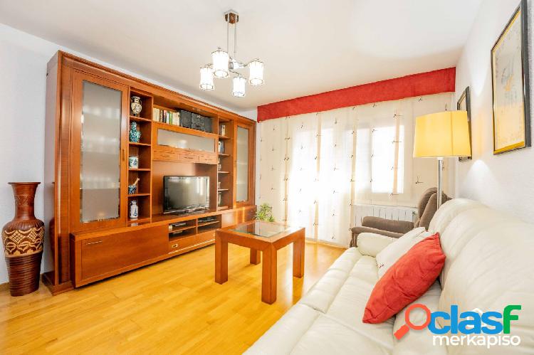 Se vende piso de tres dormitorios desde menos de 500 €/mes