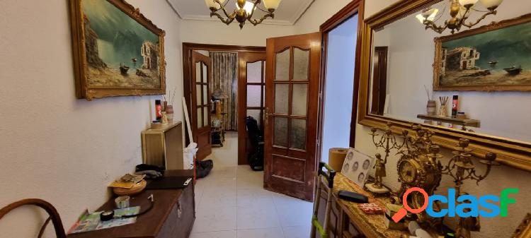 Bajo exterior en VENTA en Ciudad Jardín, Madrid