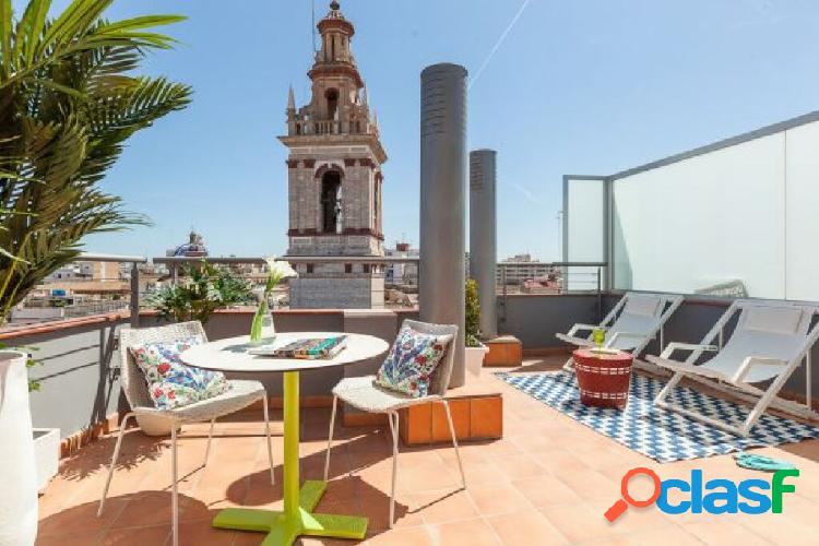 Impresionante piso con terraza en el centro de Valencia
