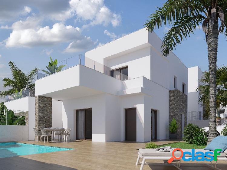 Moderna Villa independiente con piscina en Vistabella Golf