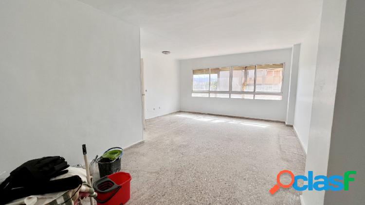 Oportunidad de venta en Santa Cristina, Málaga.