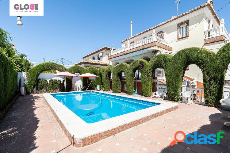 Pareada con piscina propia en Ogíjares