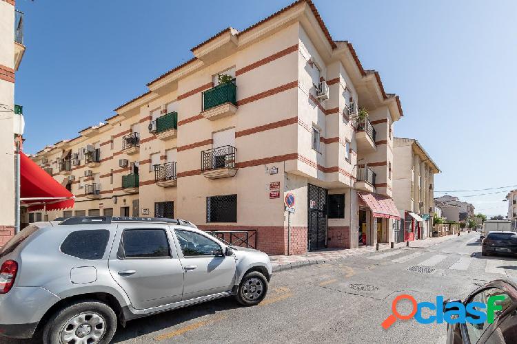 Piso con ascensor y garaje en Cullar Vega