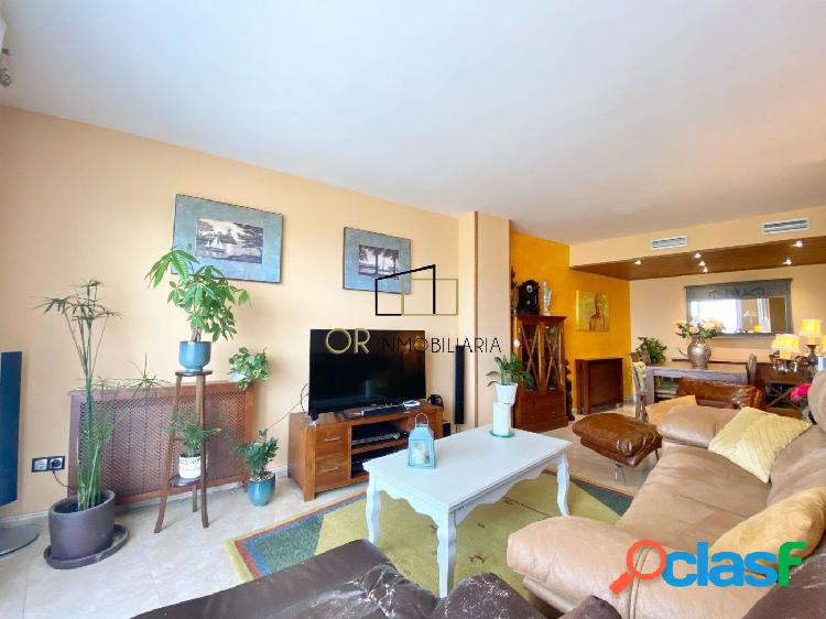 Piso exterior, 3 hab, 2 baños, balcón, asc, parking