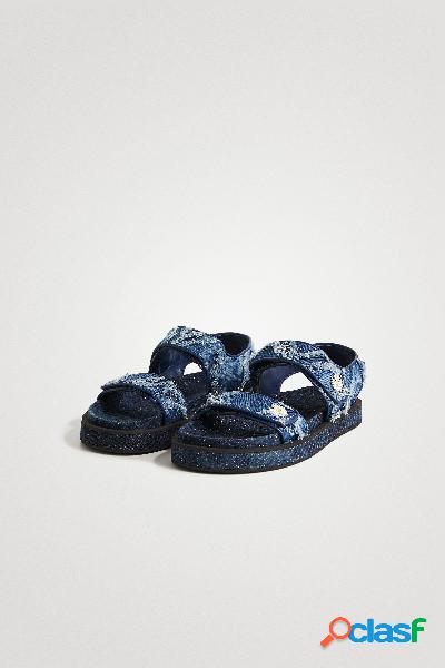 Sandalia denim con velcro