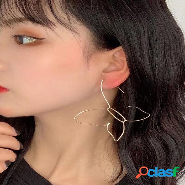 Simple Butterfly Line Hueco Pendientes Temperamento Grande