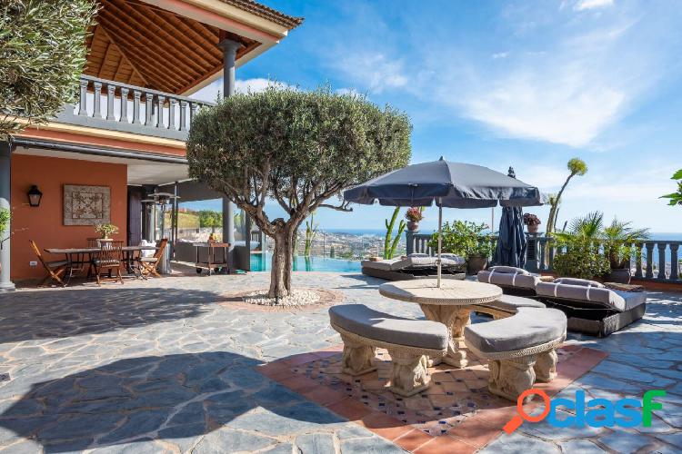 Villa de lujo con hermosas vistas al mar en zona de