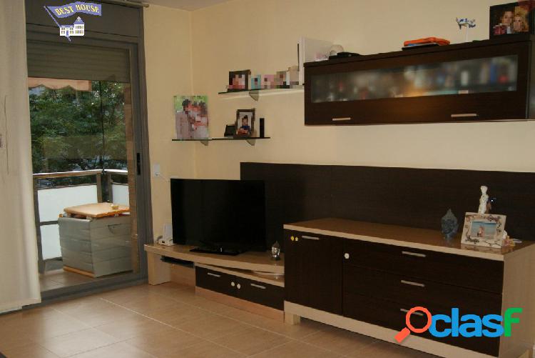 Bonito piso con Zona Comunitaria, 2 habitaciones, balcón y