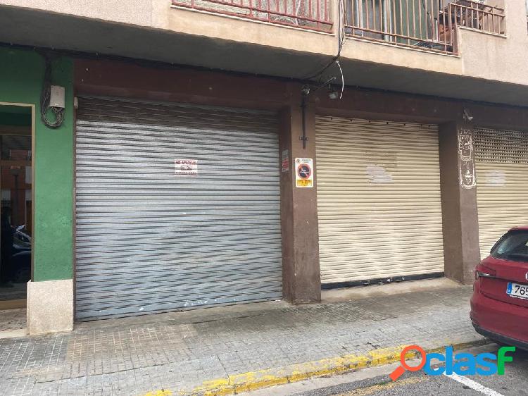 LOCAL COMERCIAL CON SALIDA DE HUMO