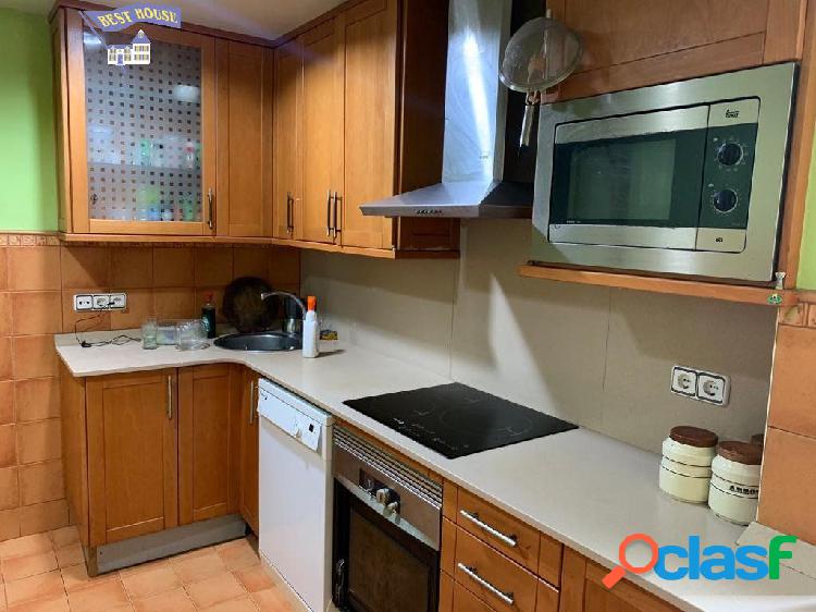 OPORTUNIDAD DE PISO DE 3 HABITACIONES CON BALCON EN ZONA DE