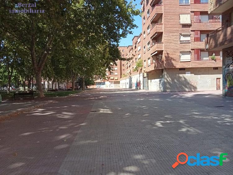 Se alquila plaza de garaje en Logroño, Zona Plaza Maestro