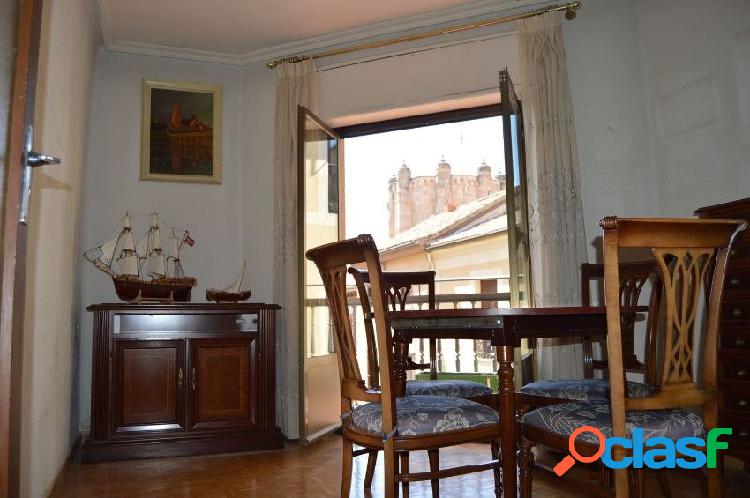 Urbis te ofrece un piso en venta en zona Centro, Salamanca.