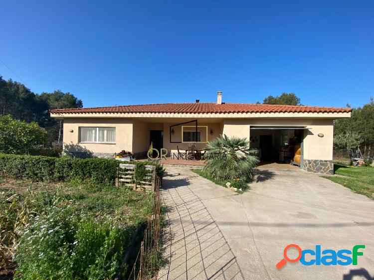 Casa 3 hab, 2 baños, chimenea, parking y jardín