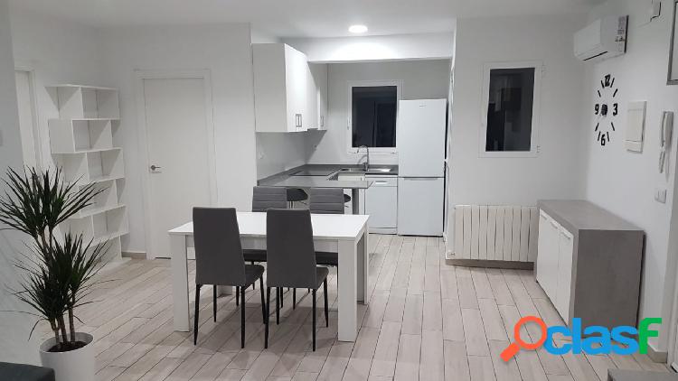 EXCELENTE APARTAMENTO CON TERRAZA COMPLETAMENTE REFORMADO Y