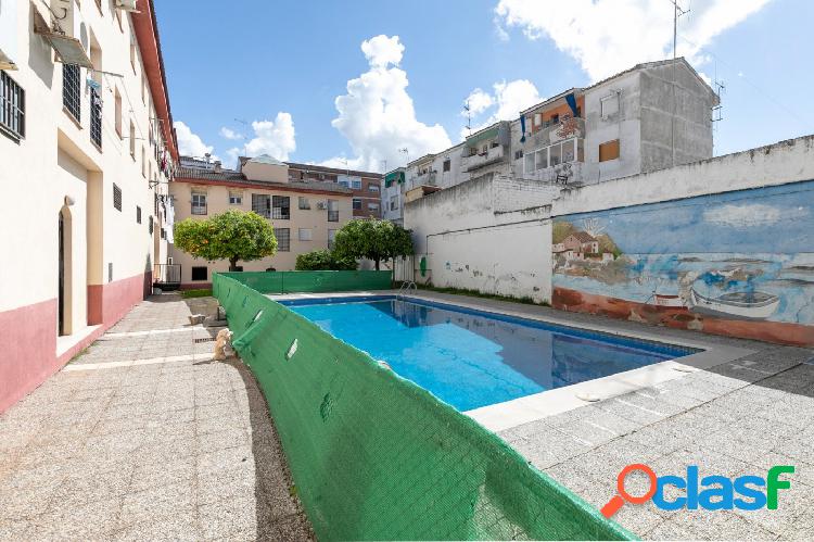 Piso céntrico en urb. privada con piscina