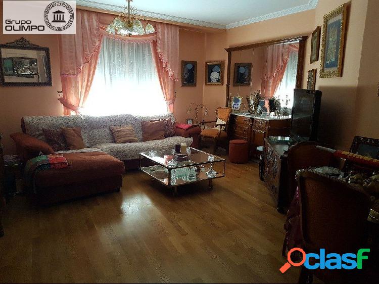 SE VENDE FANTASTICO PISO ZONA CENTRO