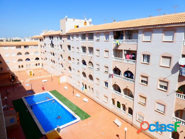 Apartamento con piscina comunitaria en Torrevieja