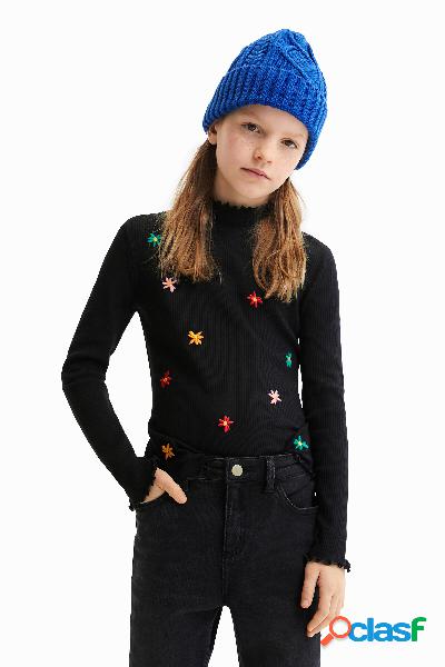 Camiseta flores bordadas