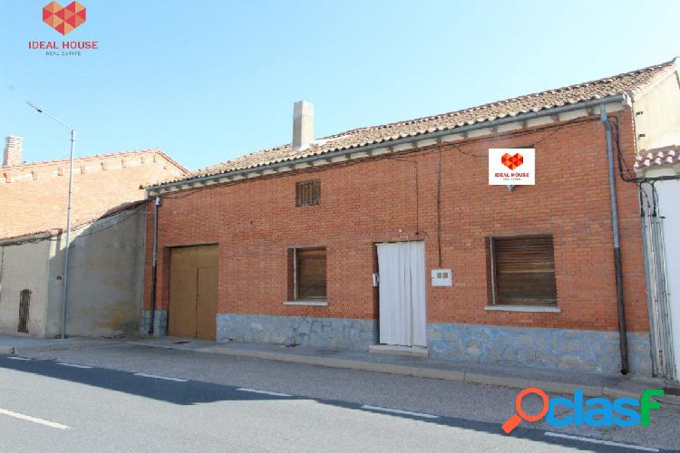 Casa de pueblo en Santiuste de San Juan Bautista - Segovia