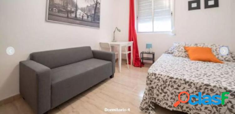 Cosy room to rent in Calle de Alboraia