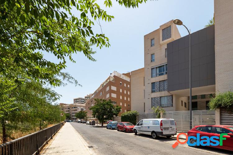 FANTÁSTICO PISO EN URBANIZACIÓN ZONA SERRALLO