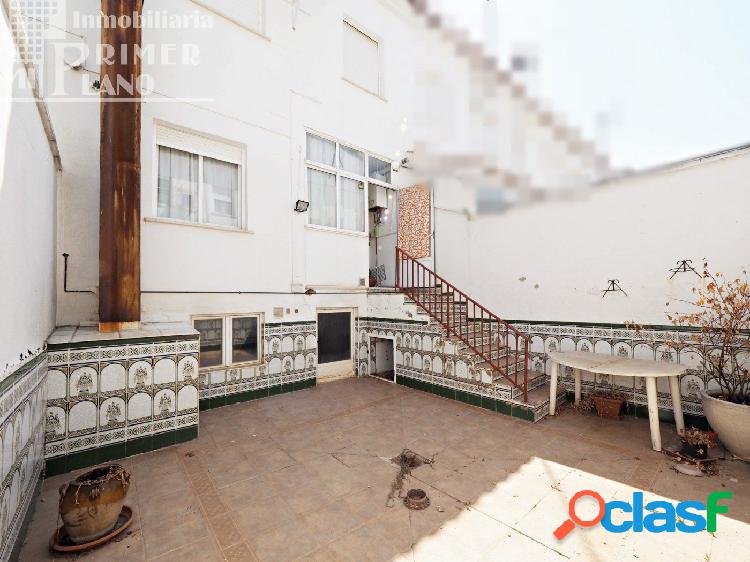 OCASIÓN, casa ADOSADA junto a calle La Paz con 137 m2, 4