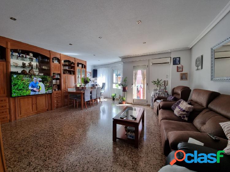 PISO EN VENTA (ZONA CARRUS)