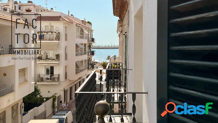Piso en Alquiler con terraza a 50m del mar Sitges