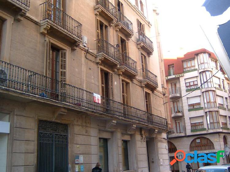 Piso en venta en el centro de Tortosa ideal para oficinas