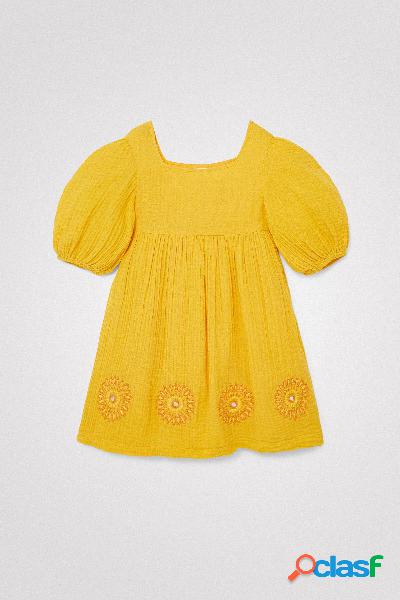 Vestido amarillo tres cuartos