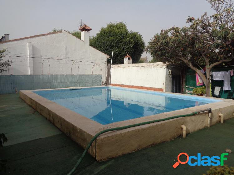 PARCELA CON PISCINA HIPOTECABLE